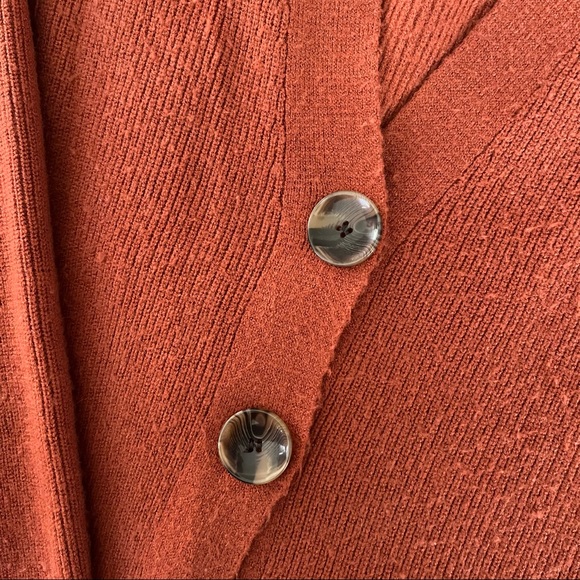 Boxy Cropped Orange Cardigan 🍂 - Picture 2 of 3